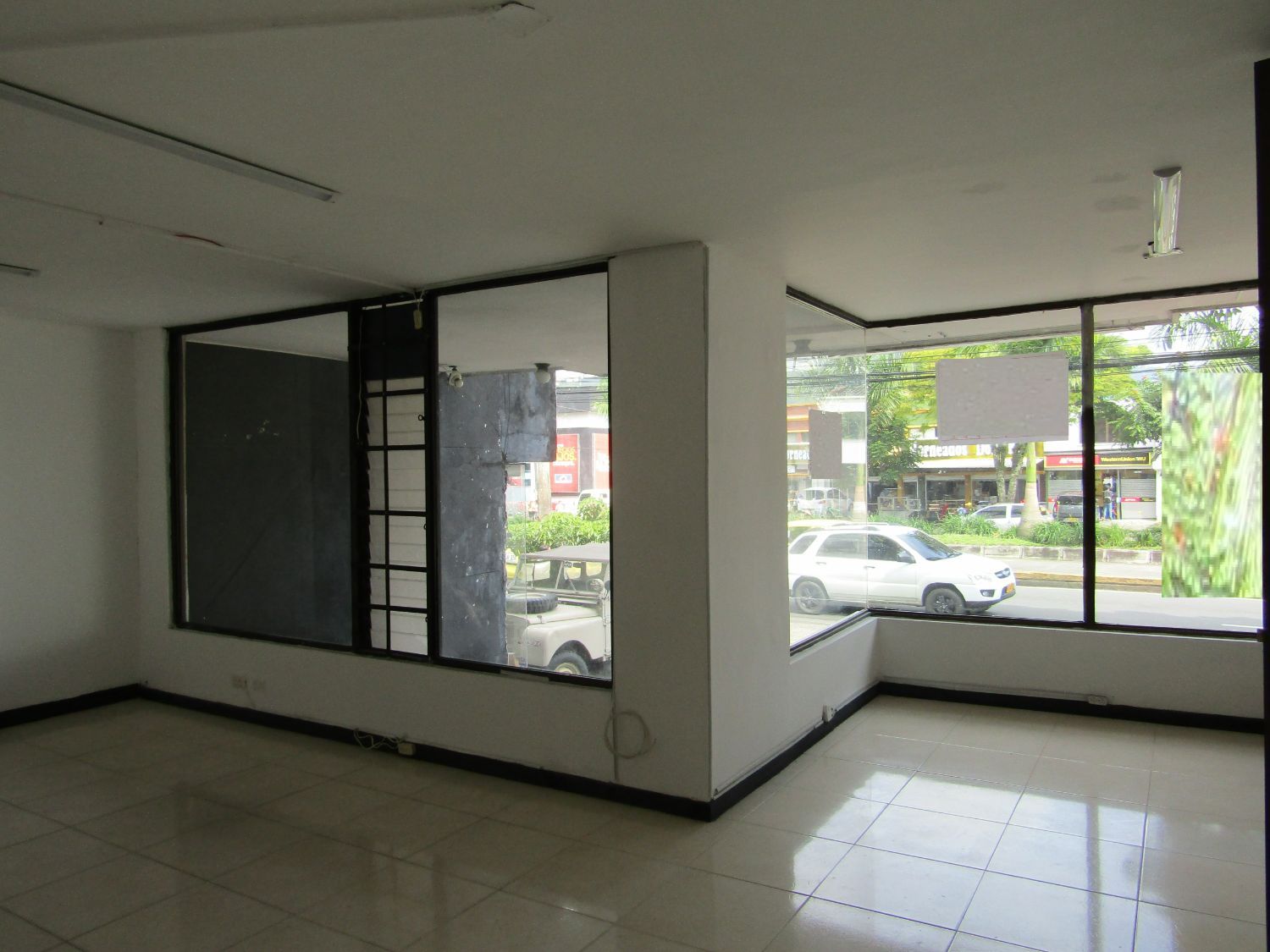 Local en arriendo Risaralda Pereira Las Garzas 58 m2 Habitaciones 0 Baños 0 Garajes 2 Precio $2500000