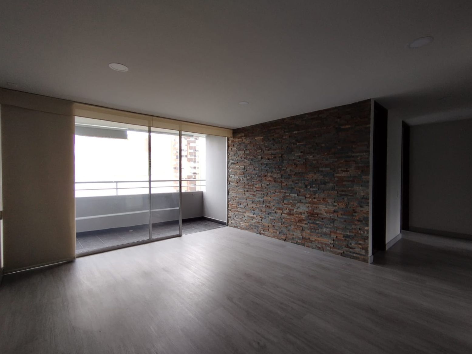 Apartamento en arriendo Antioquia Medellín Asomadera No1 80 m2 Habitaciones 2 Baños 2 Garajes 3 Precio $3900000
