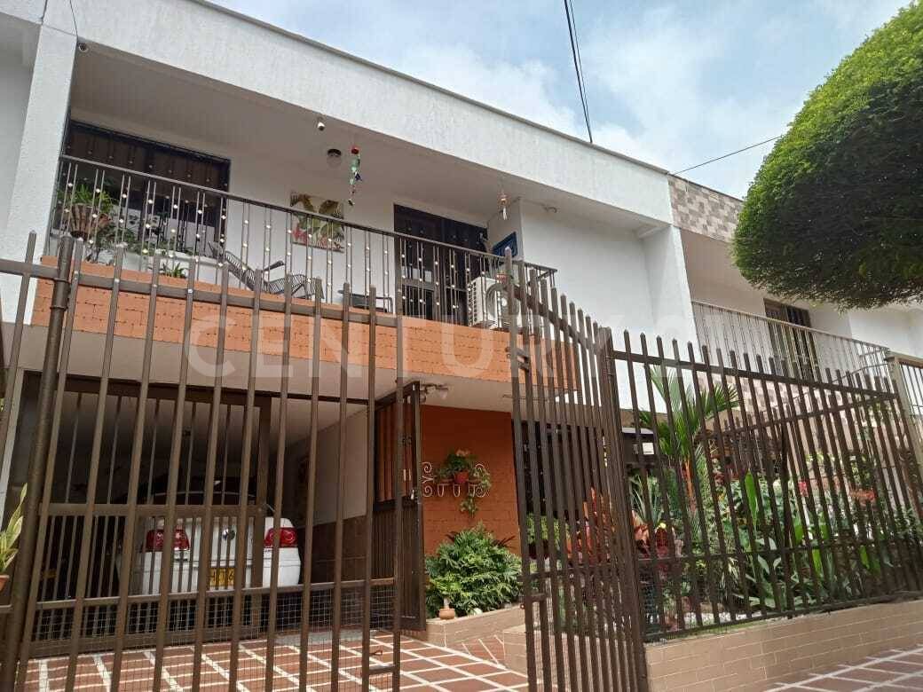Casa en venta Valle Del Cauca Cali Urbanización La Flora 154 m2 Habitaciones 4 Baños 4 Garajes 1 Precio $650000000