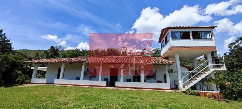 Finca en venta Antioquia Guarne Santo Tomás 5040 m2 Habitaciones 5 Baños 4 Garajes 1 Precio $1750000000