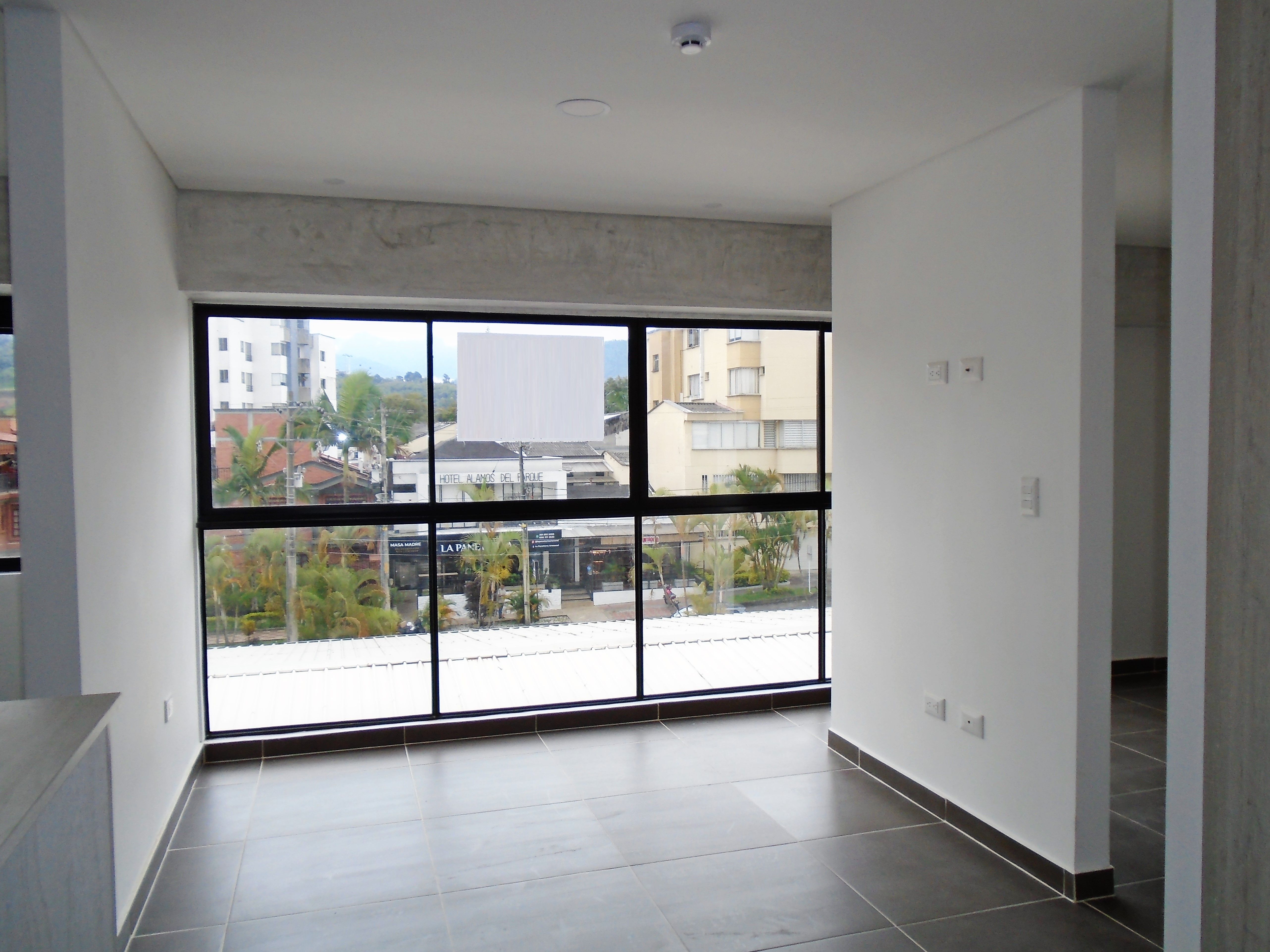 Apartaestudio en arriendo o venta Risaralda Pereira Los Angeles 40 m2 Habitaciones 1 Baños 0 Garajes 2 Precio venta $360000000 Precio arriendo $2100000