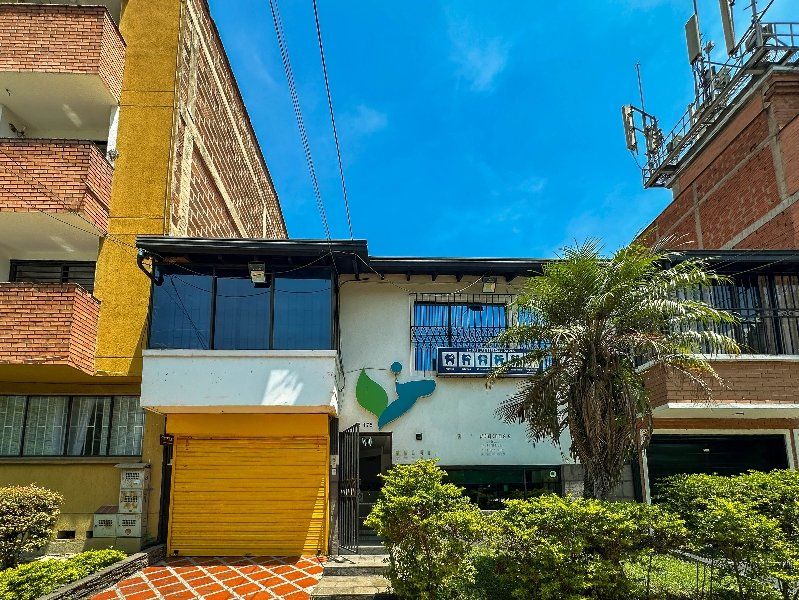 Oficina en arriendo Antioquia Medellín San Bernardo 42 m2 Habitaciones 0 Baños 1 Garajes 0 Precio $2000000