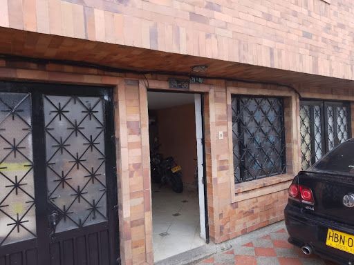 Casa en venta Cundinamarca Bogotá Once De Noviembre 1443 m2 Habitaciones 18 Baños 9 Garajes 4 Precio $1600000000