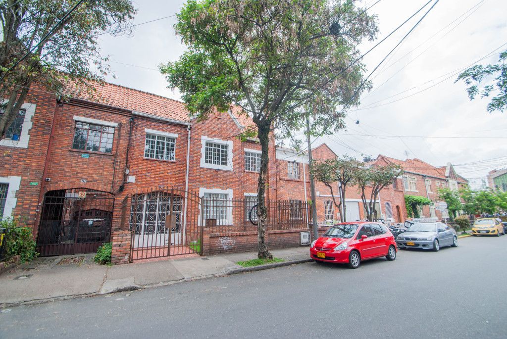 Oficina en arriendo Cundinamarca Bogotá Quinta Camacho 269 m2 Habitaciones 0 Baños 5 Garajes 2 Precio $9800000