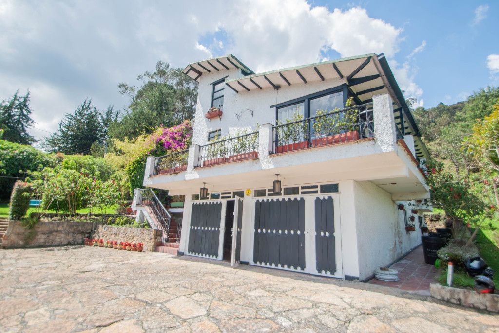 Casa en venta Cundinamarca La Calera Centro 400 m2 Habitaciones 4 Baños 2 Garajes 3 Precio $2500000000