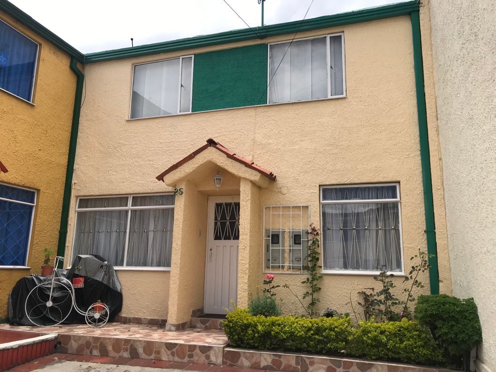 Casa en venta Cundinamarca Bogotá Ciudad Villamayor Antigua 92 m2 Habitaciones 4 Baños 2 Garajes 1 Precio $520000000