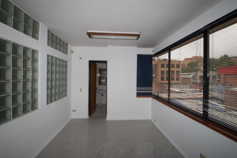 Oficina en venta Cundinamarca Bogotá Chicó Norte 34 m2 Habitaciones 0 Baños 1 Garajes 1 Precio $240000000