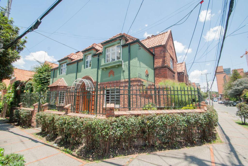 Oficina en arriendo Cundinamarca Bogotá Quinta Camacho 204 m2 Habitaciones 0 Baños 3 Garajes 1 Precio $10000000