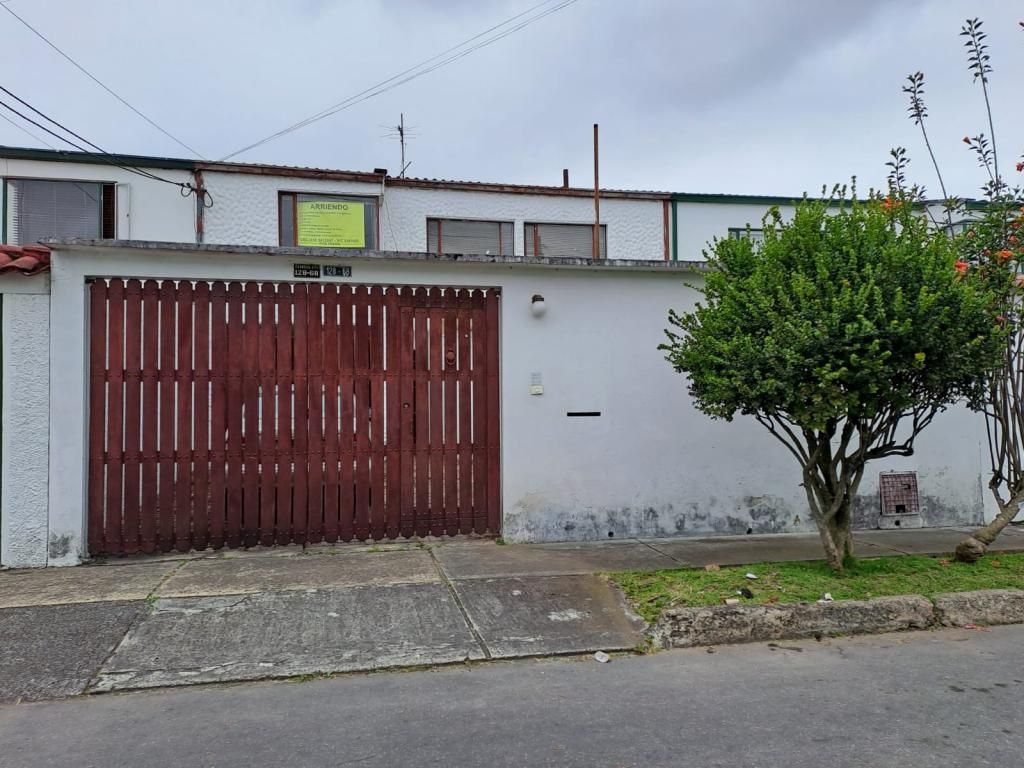 Casa en venta Cundinamarca Bogotá Prado Veraniego Sur 291 m2 Habitaciones 4 Baños 4 Garajes 3 Precio $1250000000