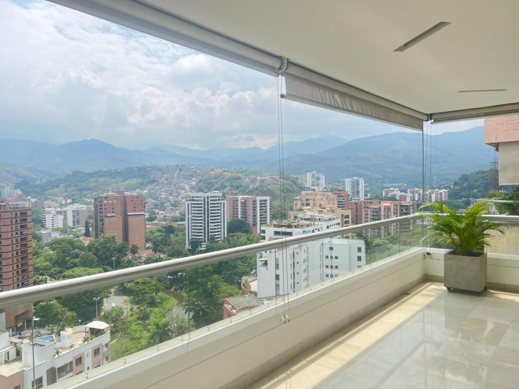 Apartamento en arriendo Valle Del Cauca Cali Normandía 443 m2 Habitaciones 4 Baños 8 Garajes 5 Precio $15000000