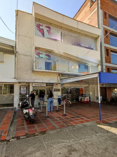 Local en arriendo Antioquia Medellín Estadio 200 m2 Habitaciones 0 Baños 3 Garajes 0 Precio $7500000