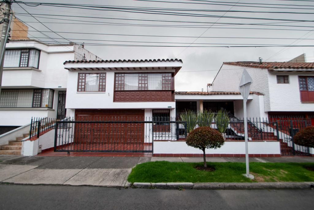 Casa en arriendo Cundinamarca Bogotá Molinos Norte 565 m2 Habitaciones 4 Baños 8 Garajes 3 Precio $13000000
