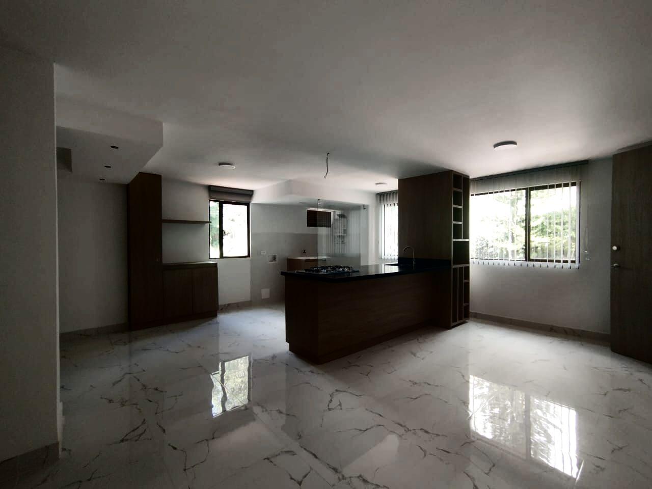Apartamento en arriendo Antioquia Medellín Castropol 90 m2 Habitaciones 2 Baños 2 Garajes 2 Precio $4300000