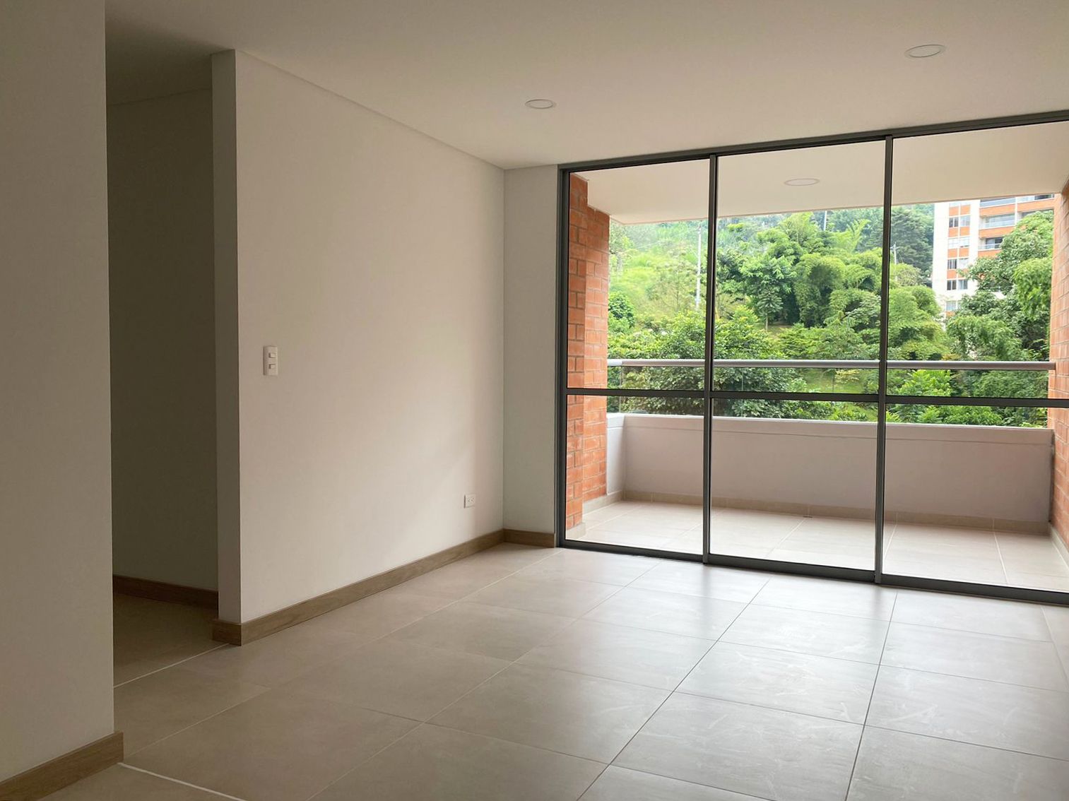 Apartamento en arriendo Antioquia Envigado Camino Verde De Las Cometas 80 m2 Habitaciones 3 Baños 2 Garajes 2 Precio $3550000