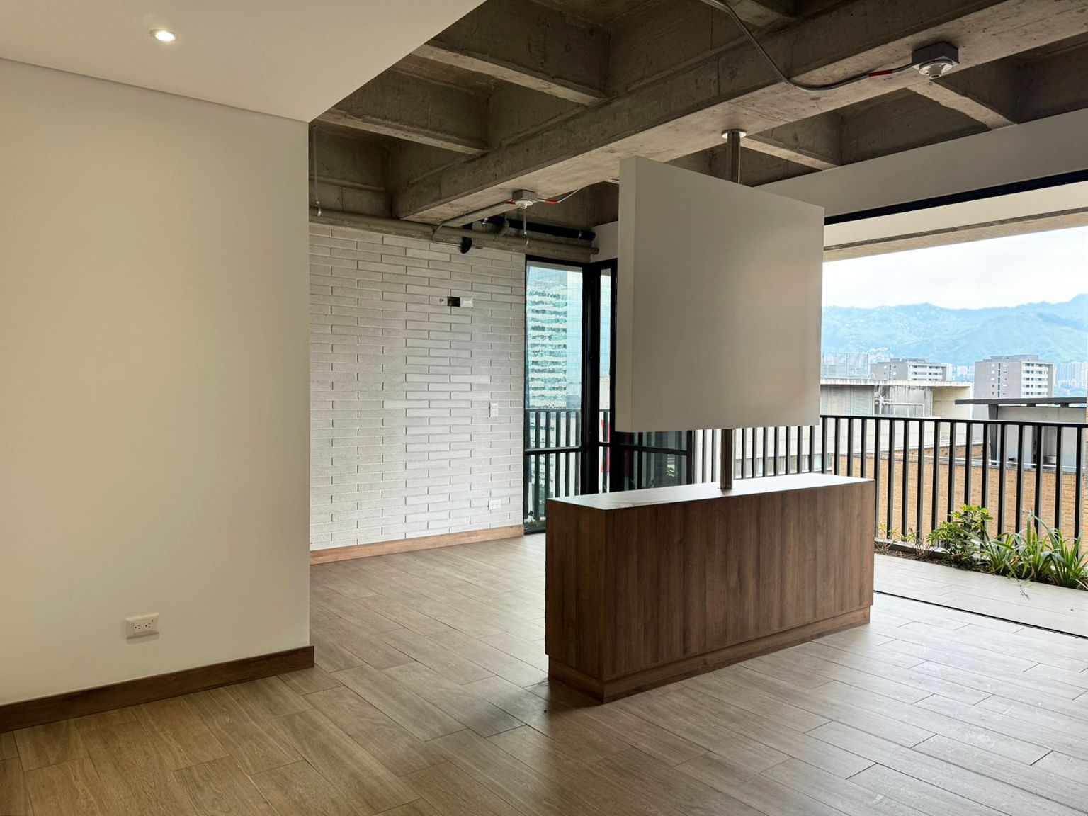 Apartamento en venta Antioquia Medellín Villa Carlota 67 m2 Habitaciones 1 Baños 2 Garajes 2 Precio $640000000