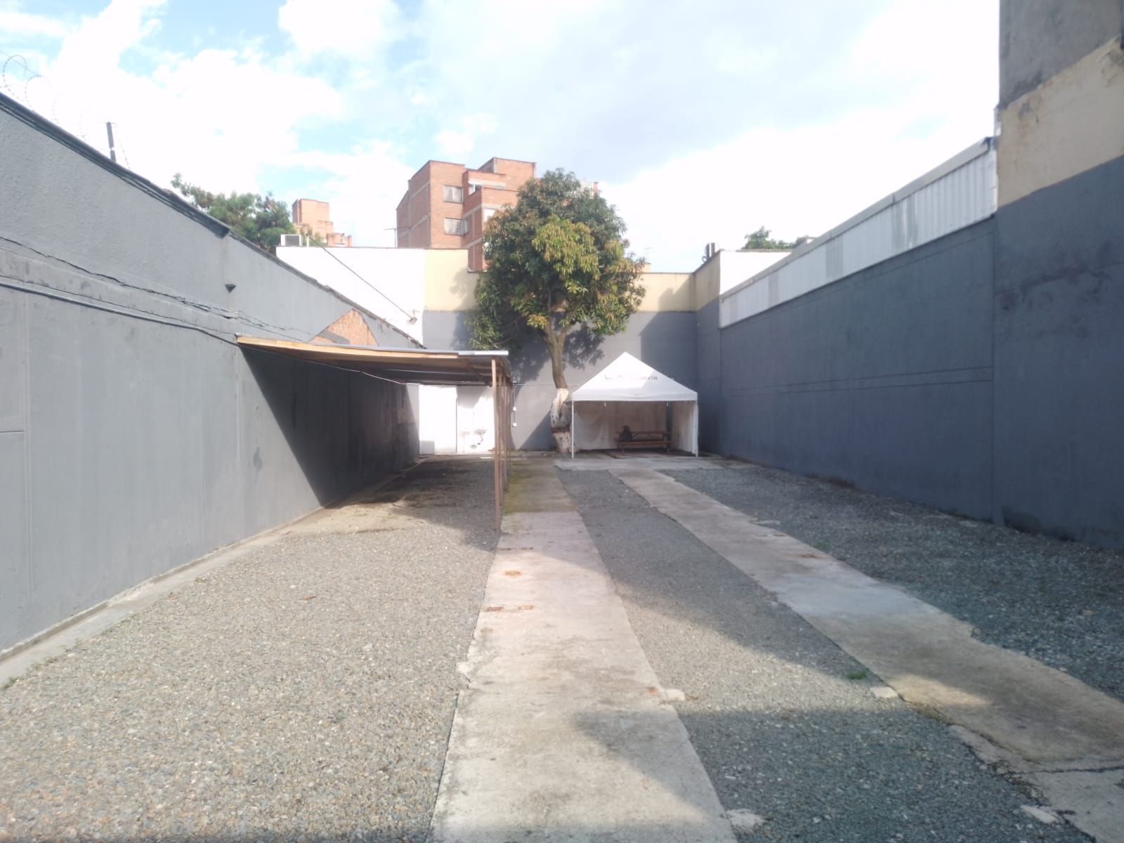 Lote en arriendo Antioquia Medellín Laureles 0 m2 Habitaciones 0 Baños 10 Garajes 1 Precio $19000000