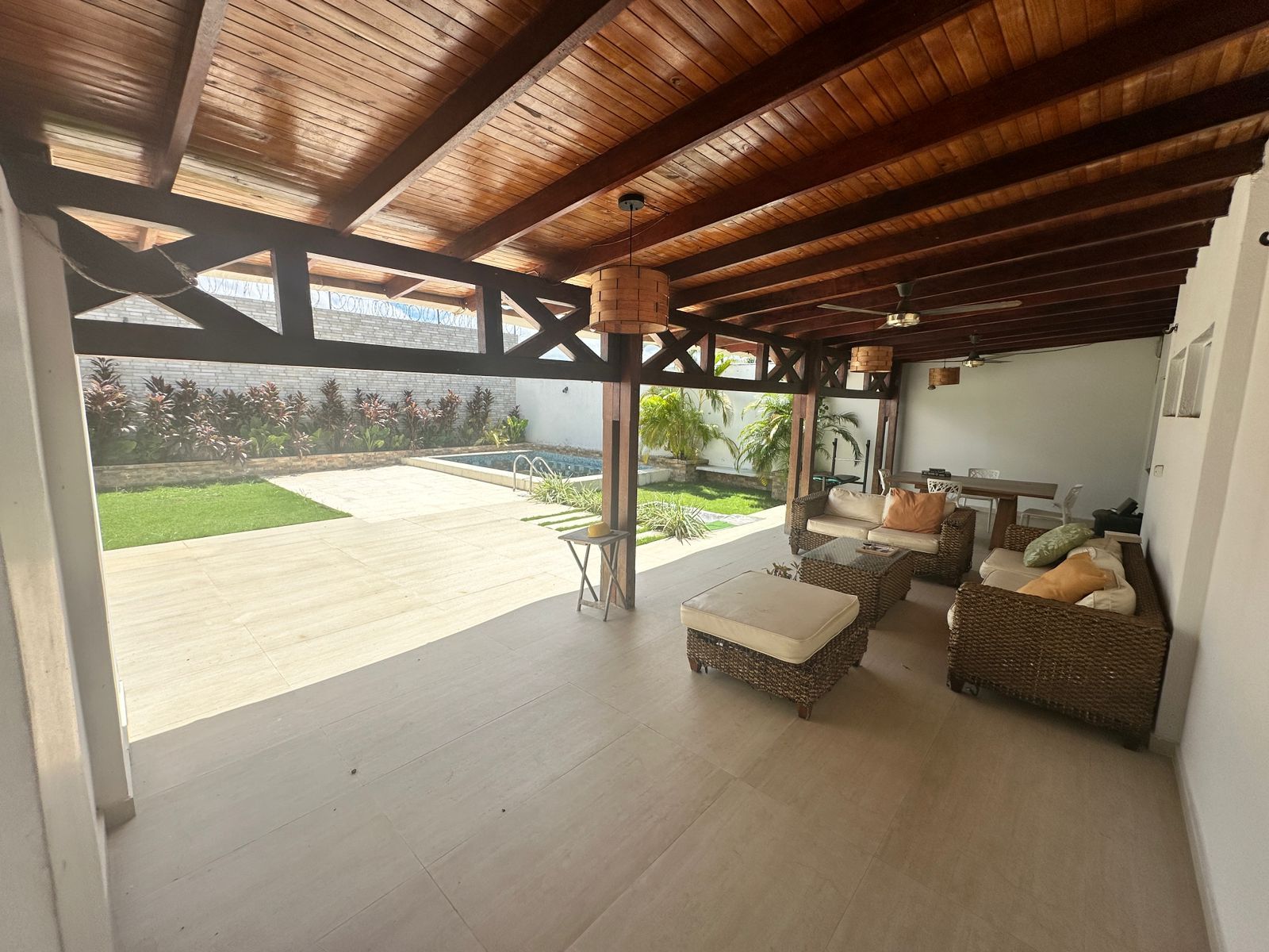 Apartamento en arriendo Córdoba Montería El Recreo 230 m2 Habitaciones 3 Baños 8 Garajes 3 Precio $5000000