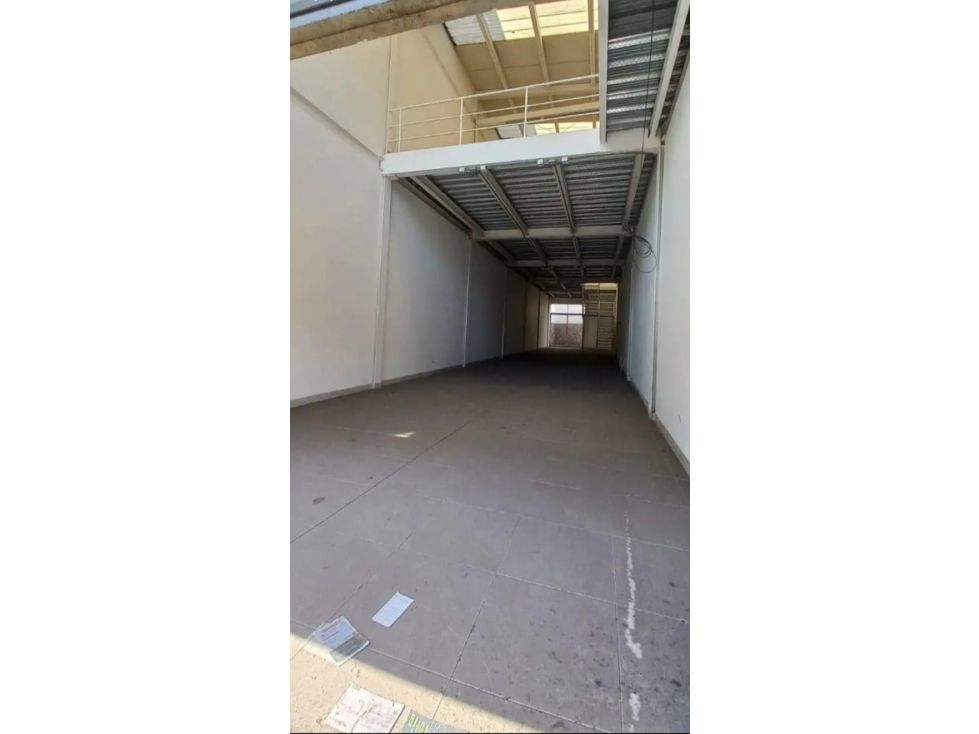 Local en arriendo Antioquia Medellín La America 380 m2 Habitaciones 0 Baños 1 Garajes 0 Precio $11000000