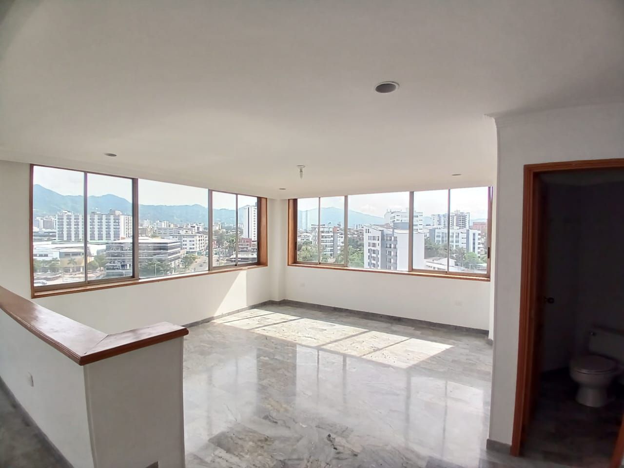 Apartamento en arriendo Risaralda Pereira San Jose Sur 170 m2 Habitaciones 3 Baños 4 Garajes 3 Precio $3300000