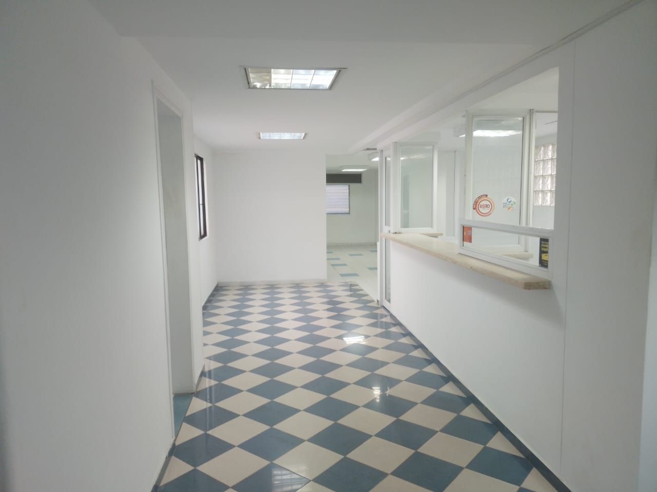 Oficina en arriendo Antioquia Itagüí Centro 680 m2 Habitaciones 0 Baños 17 Garajes 1 Precio $17500000