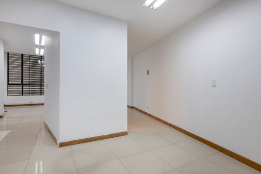 Local en arriendo Antioquia Medellín Urbanizacion Santa Maria De Oviedo 46 m2 Habitaciones 0 Baños 0 Garajes 1 Precio $4002644