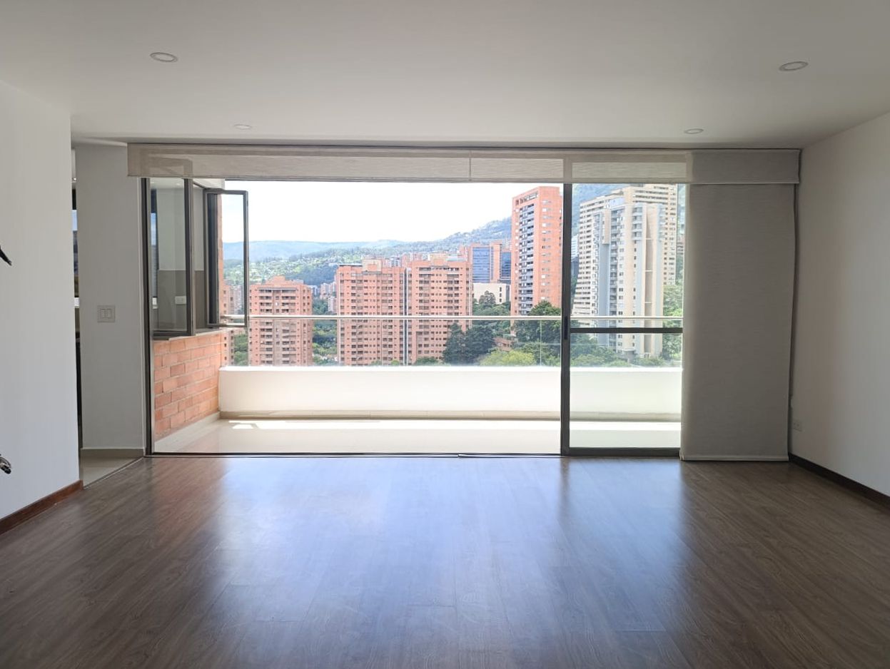 Apartamento en arriendo Antioquia Medellín Los Balsos No1 98 m2 Habitaciones 2 Baños 2 Garajes 3 Precio $5200000