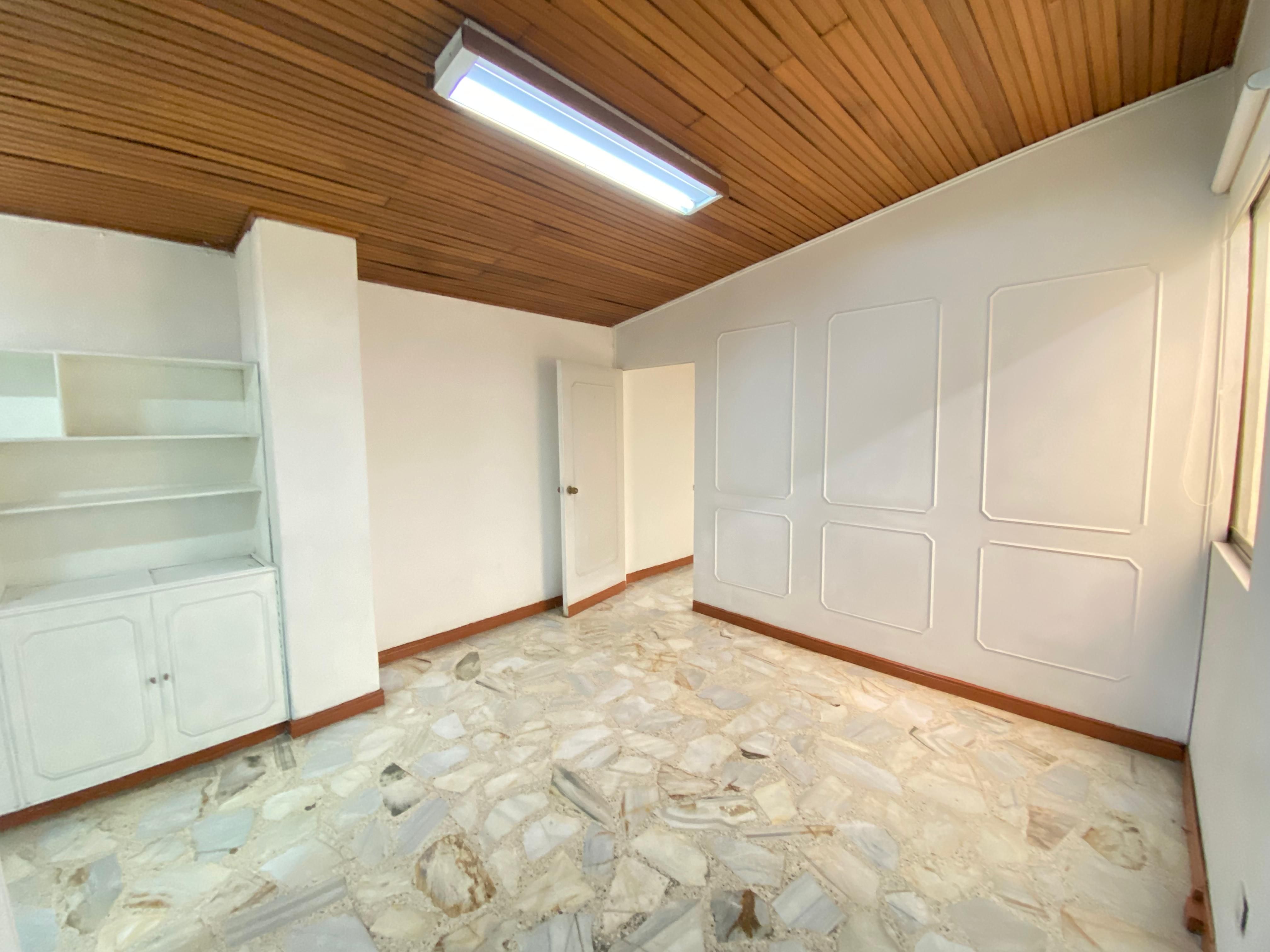 Oficina en arriendo Valle Del Cauca Cali 3 De Julio 32 m2 Habitaciones 0 Baños 1 Garajes 1 Precio $1300000