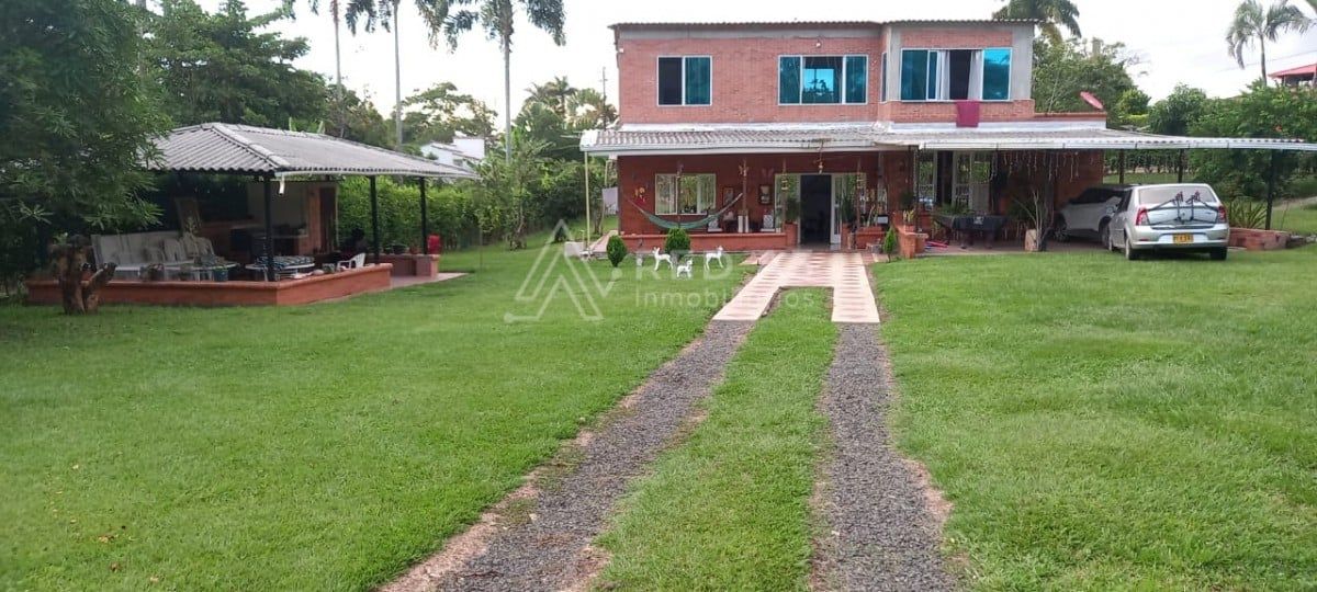 Casa en venta Risaralda Pereira Pereira 350 m2 Habitaciones 5 Baños 6 Garajes 4 Precio $950000000