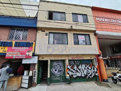 Casa en venta Cundinamarca Bogotá Super Manzana 6 300 m2 Habitaciones 10 Baños 6 Garajes 2 Precio $615000000