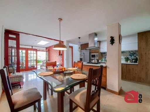 Casa en arriendo Antioquia Envigado San José 280 m2 Habitaciones 5 Baños 4 Garajes 1 Precio $7500000