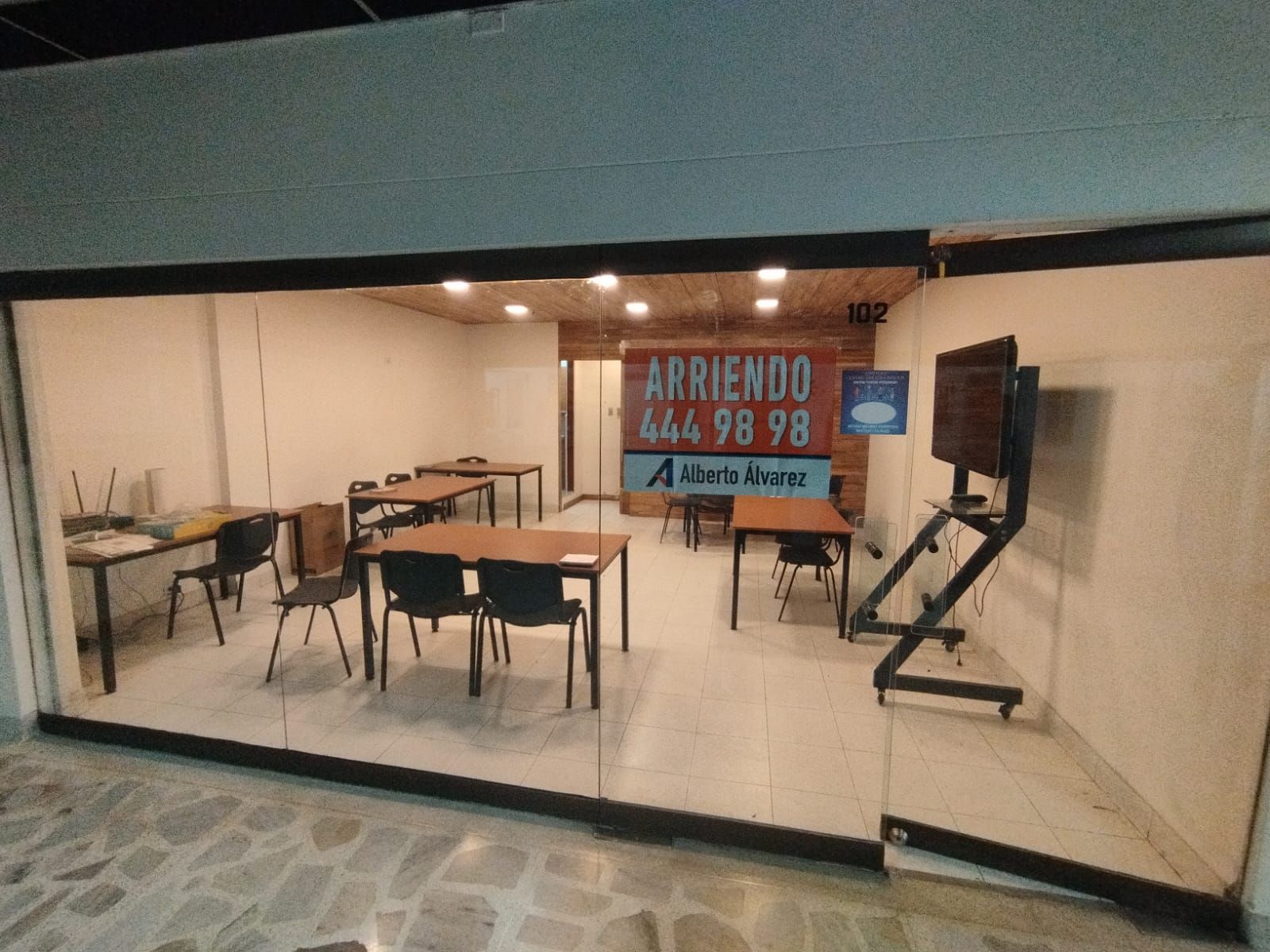 Local en arriendo Antioquia Medellín La Candelaria 44 m2 Habitaciones 0 Baños 1 Garajes 0 Precio $2250000