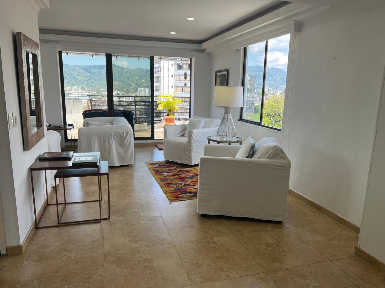 Apartamento en venta Risaralda Pereira Circunvalar 220 m2 Habitaciones 3 Baños 4 Garajes 2 Precio $780000000