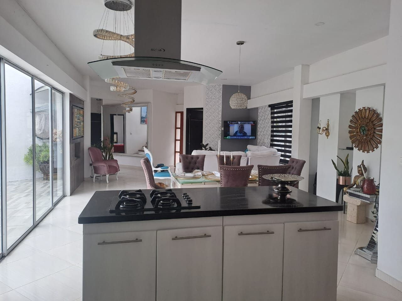 Casa Campestre en arriendo o venta Risaralda Dosquebradas Dosquebradas 330 m2 Habitaciones 4 Baños 8 Garajes 4 Precio venta $1100000000 Precio arriendo $5300000