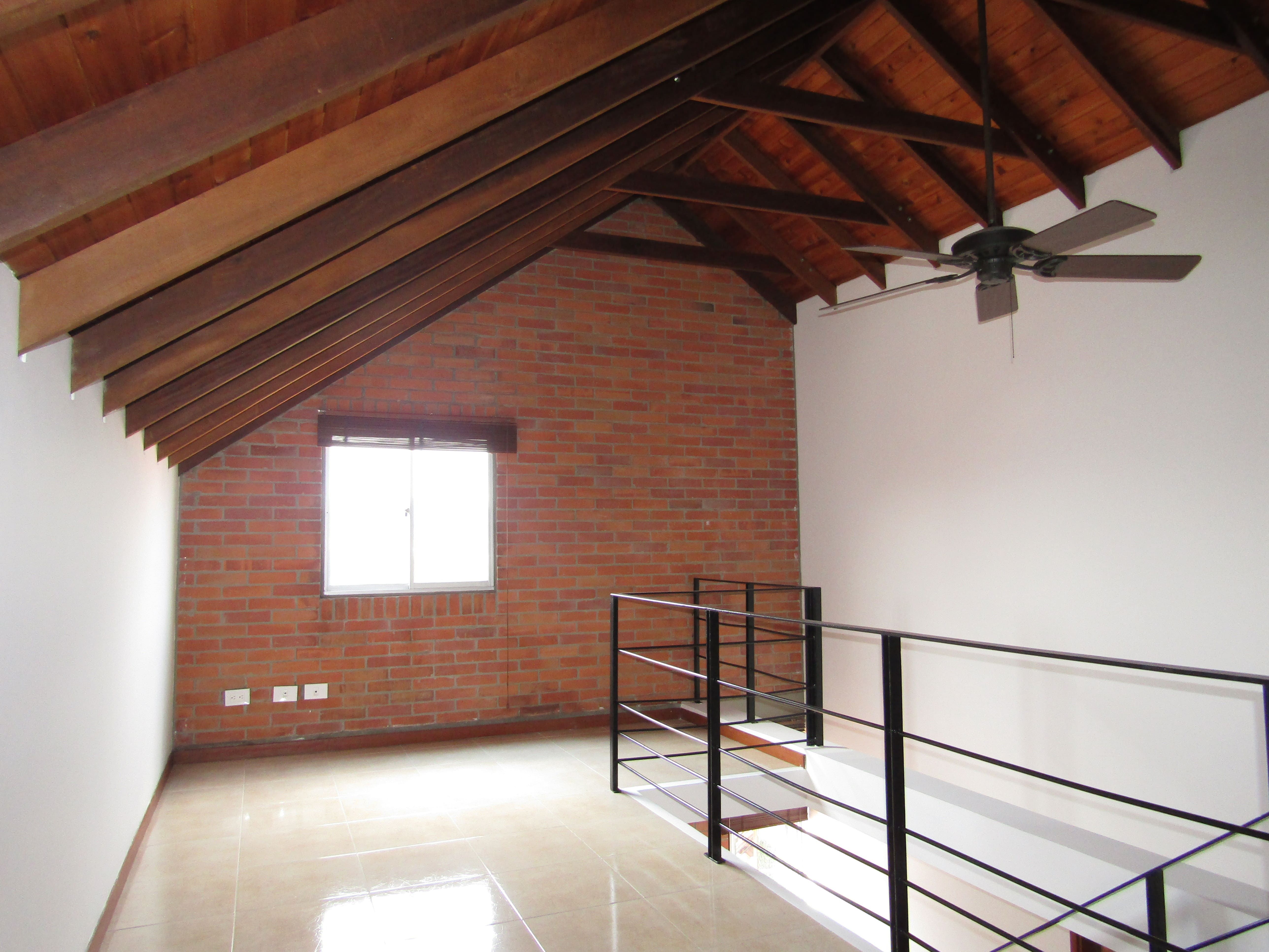 Casa en arriendo Risaralda Pereira Pereira 190 m2 Habitaciones 3 Baños 4 Garajes 3 Precio $3600000