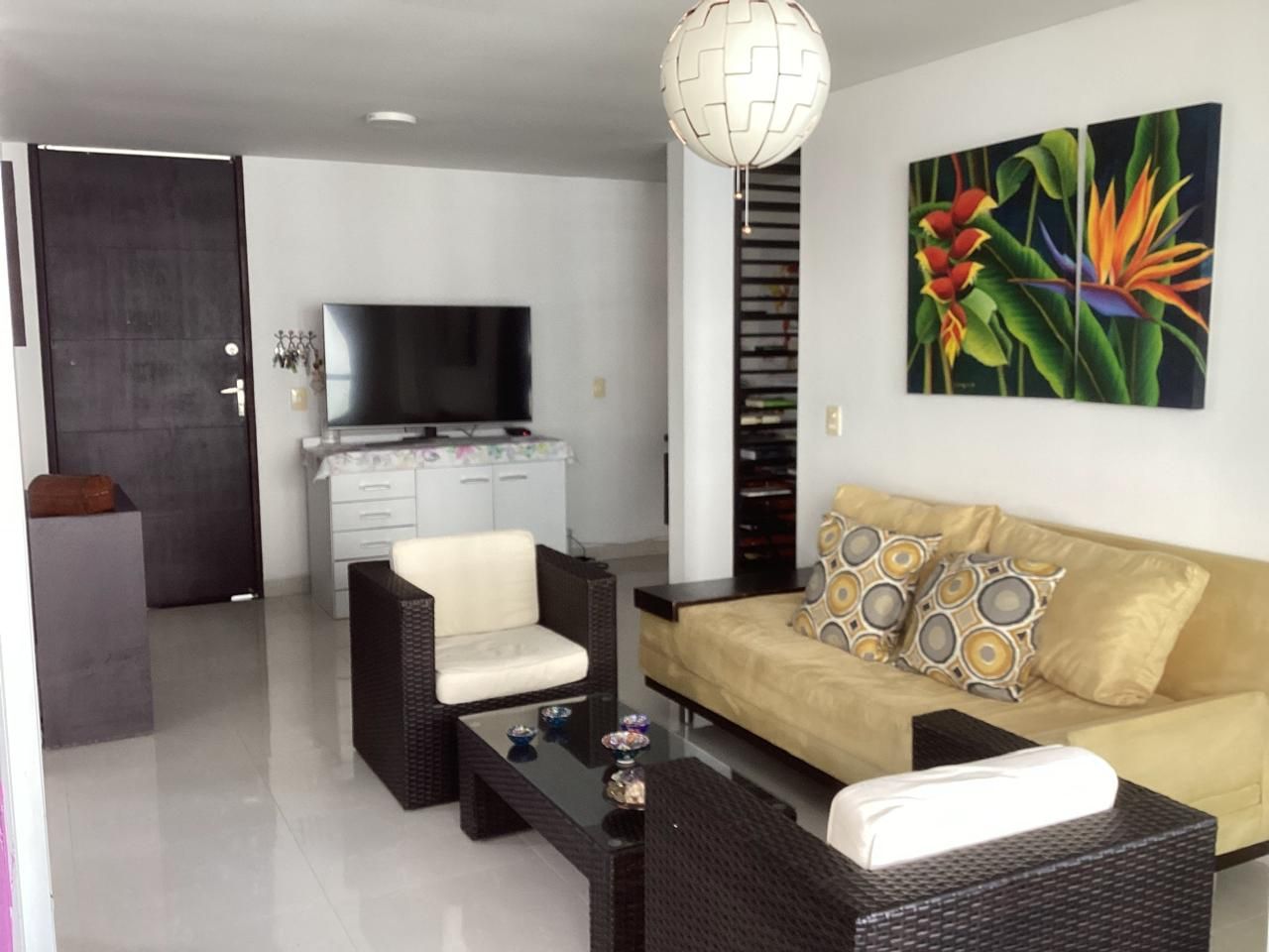 Apartaestudio en arriendo o venta Risaralda Pereira Los Alamos 66 m2 Habitaciones 1 Baños 1 Garajes 2 Precio venta $340000000 Precio arriendo $2000000