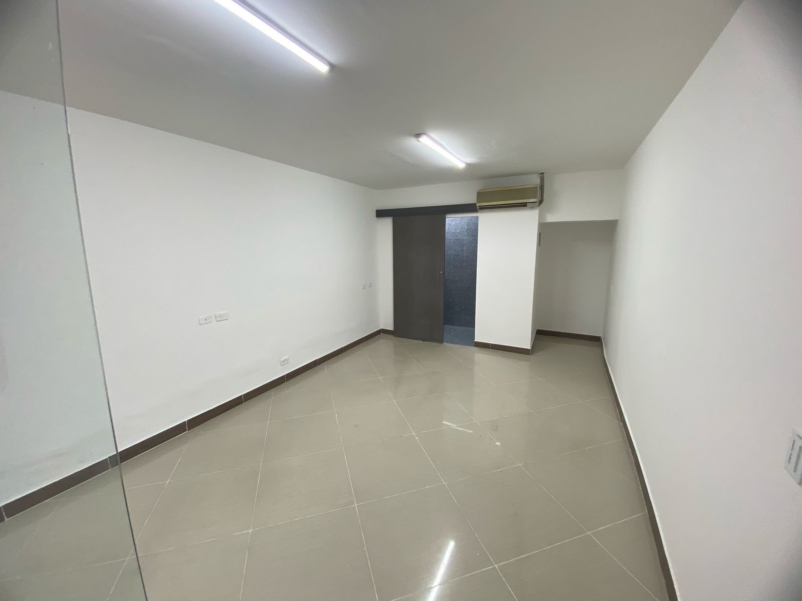 Local en arriendo Antioquia Medellín Laureles 27 m2 Habitaciones 0 Baños 0 Garajes 1 Precio $2300000