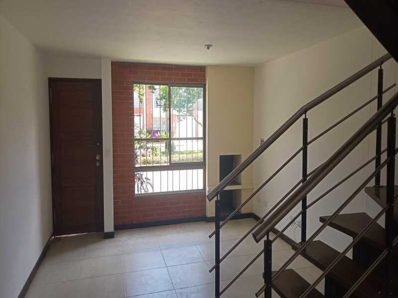 Casa en arriendo Antioquia La Ceja Centro 122 m2 Habitaciones 3 Baños 4 Garajes 2 Precio $2790000