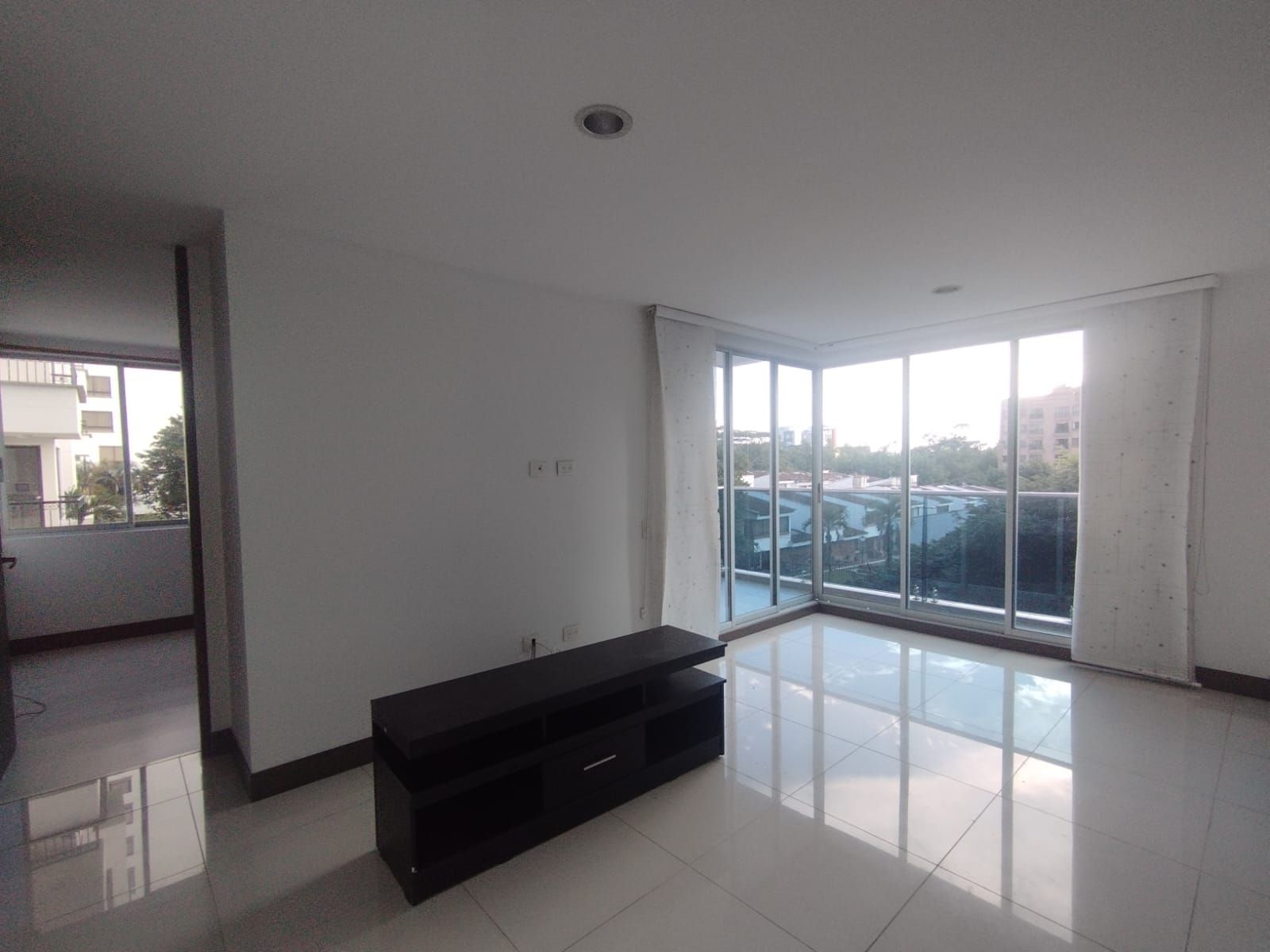 Apartamento en arriendo Risaralda Pereira Sector Lago Uribe 85 m2 Habitaciones 2 Baños 4 Garajes 3 Precio $3300000