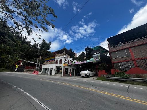 Local en arriendo Cundinamarca La Calera La Calera 108 m2 Habitaciones 0 Baños 2 Garajes 3 Precio $6500000