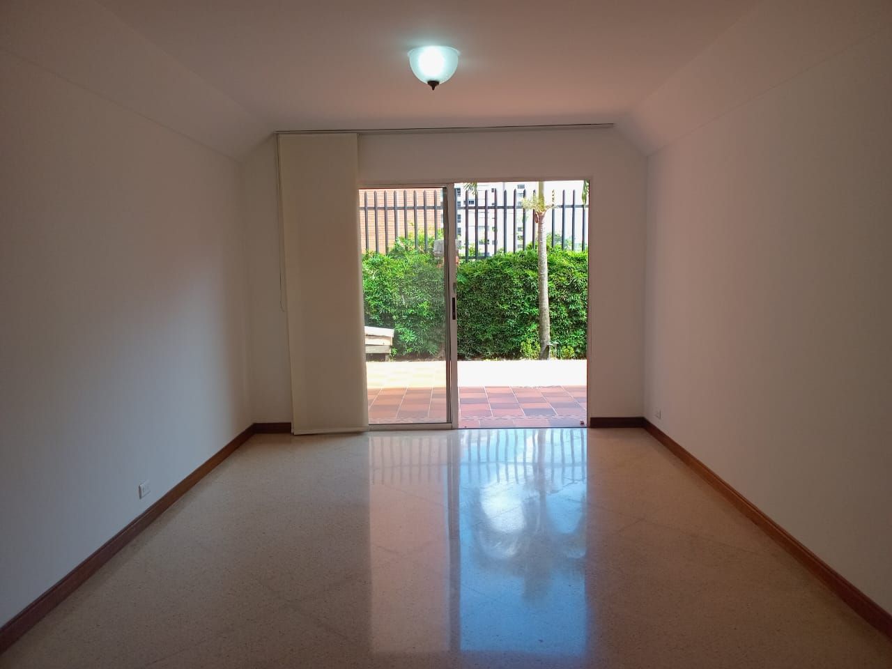 Casa en arriendo Antioquia Medellín Los Balsos No2 271 m2 Habitaciones 3 Baños 6 Garajes 3 Precio $7800000