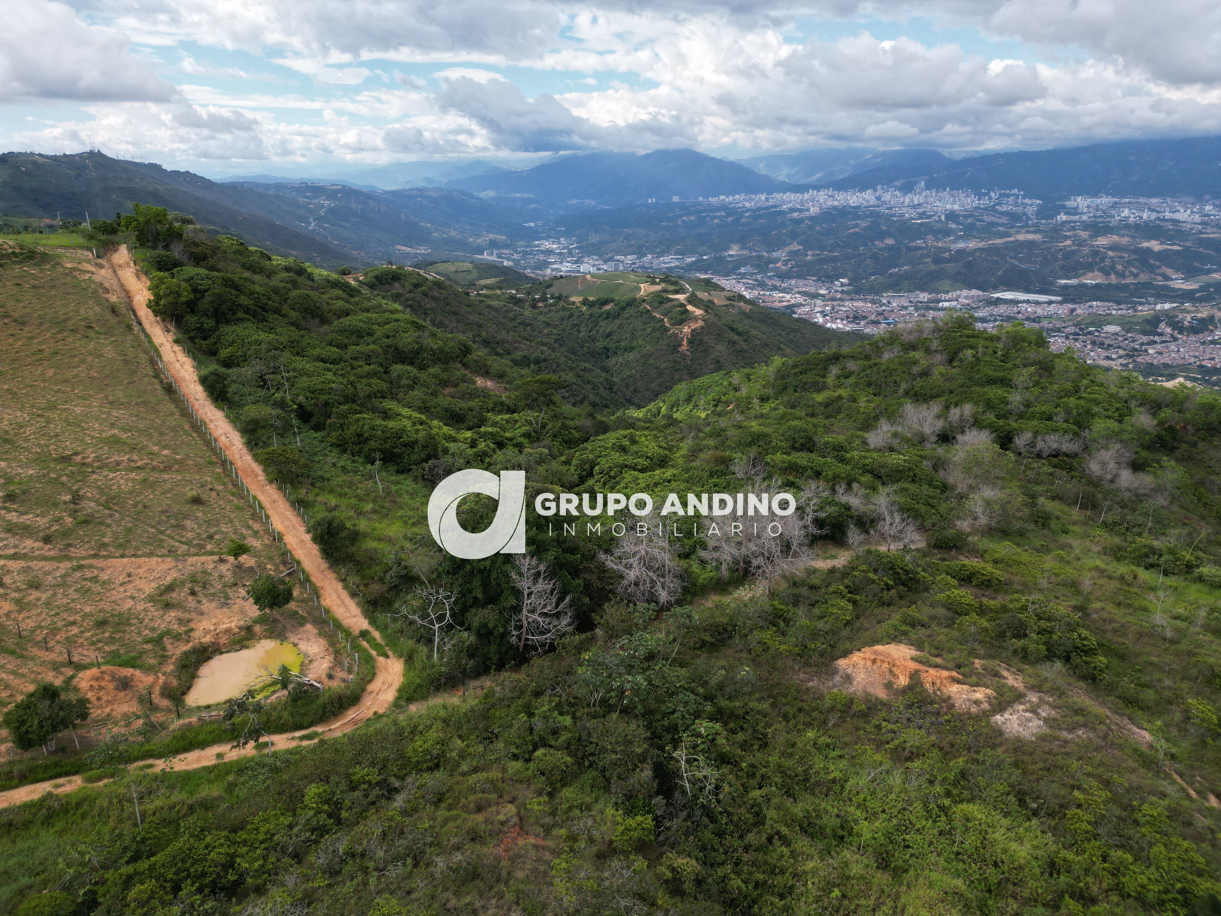 Lote Rural en venta Santander Girón Ub Miprohogar 34 m2 Habitaciones 0 Baños 10 Garajes 1 Precio $1200000000