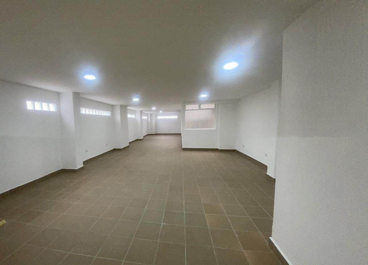Local en arriendo Antioquia Medellín Granada 120 m2 Habitaciones 0 Baños 0 Garajes 1 Precio $5800000