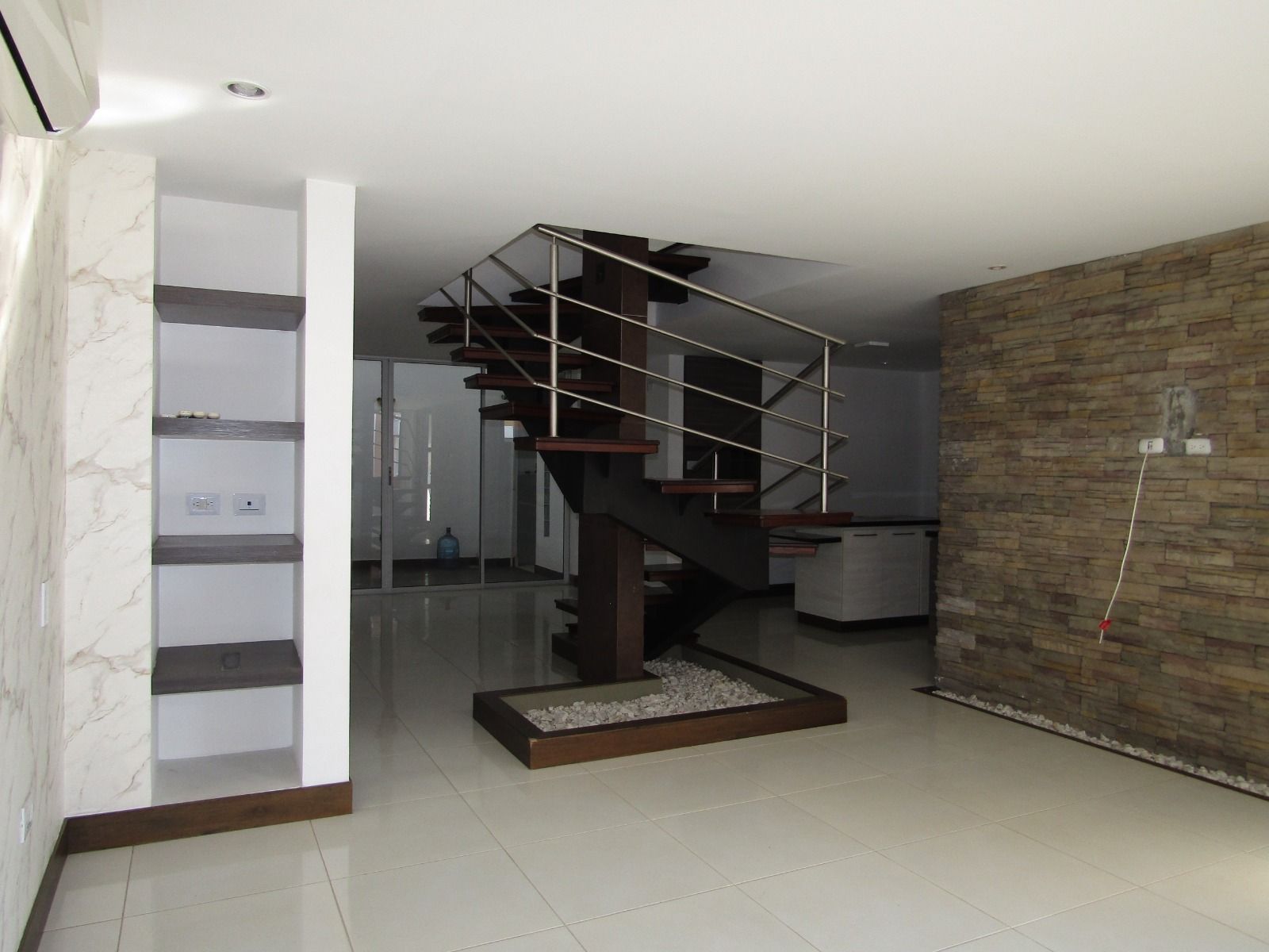 Casa en venta Risaralda Pereira La Villa 172 m2 Habitaciones 4 Baños 8 Garajes 3 Precio $710000000