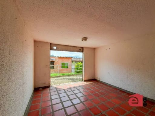 Local en arriendo Antioquia Medellín Medellín 18 m2 Habitaciones 0 Baños 1 Garajes 0 Precio $1000000