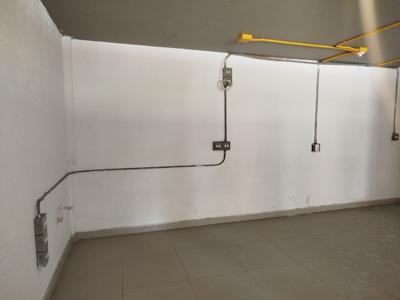 Local en arriendo Antioquia Envigado Loma Del Atravesado 53 m2 Habitaciones 0 Baños 0 Garajes 1 Precio $5200000