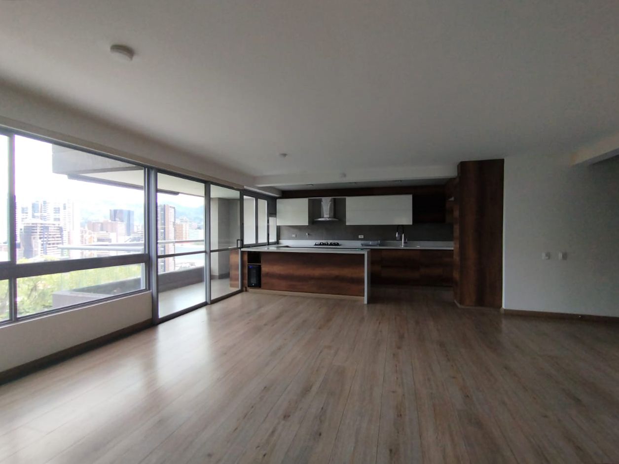 Apartamento en arriendo Antioquia Medellín Castropol 102 m2 Habitaciones 2 Baños 2 Garajes 3 Precio $5000000