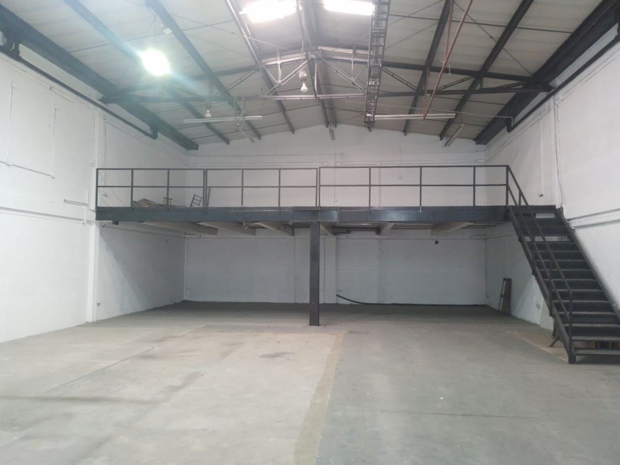 Bodega en arriendo o venta Antioquia Sabaneta Industrial 782 m2 Habitaciones 0 Baños 25 Garajes 4 Precio venta $3700000000 Precio arriendo $20000000