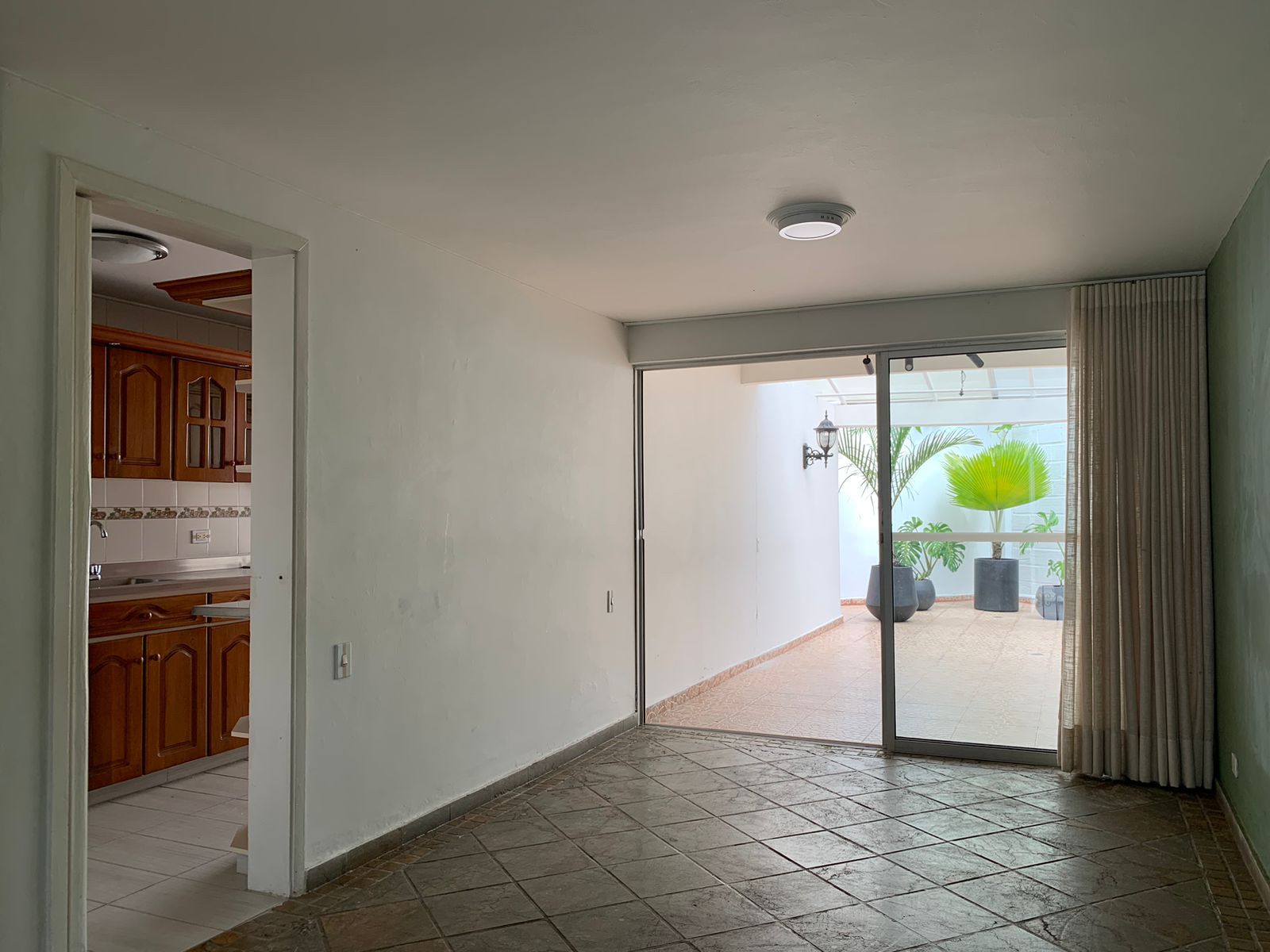 Oficina en arriendo o venta Antioquia Envigado Villa Grande 300 m2 Habitaciones 0 Baños 4 Garajes 3 Precio venta $2000000000 Precio arriendo $8500000