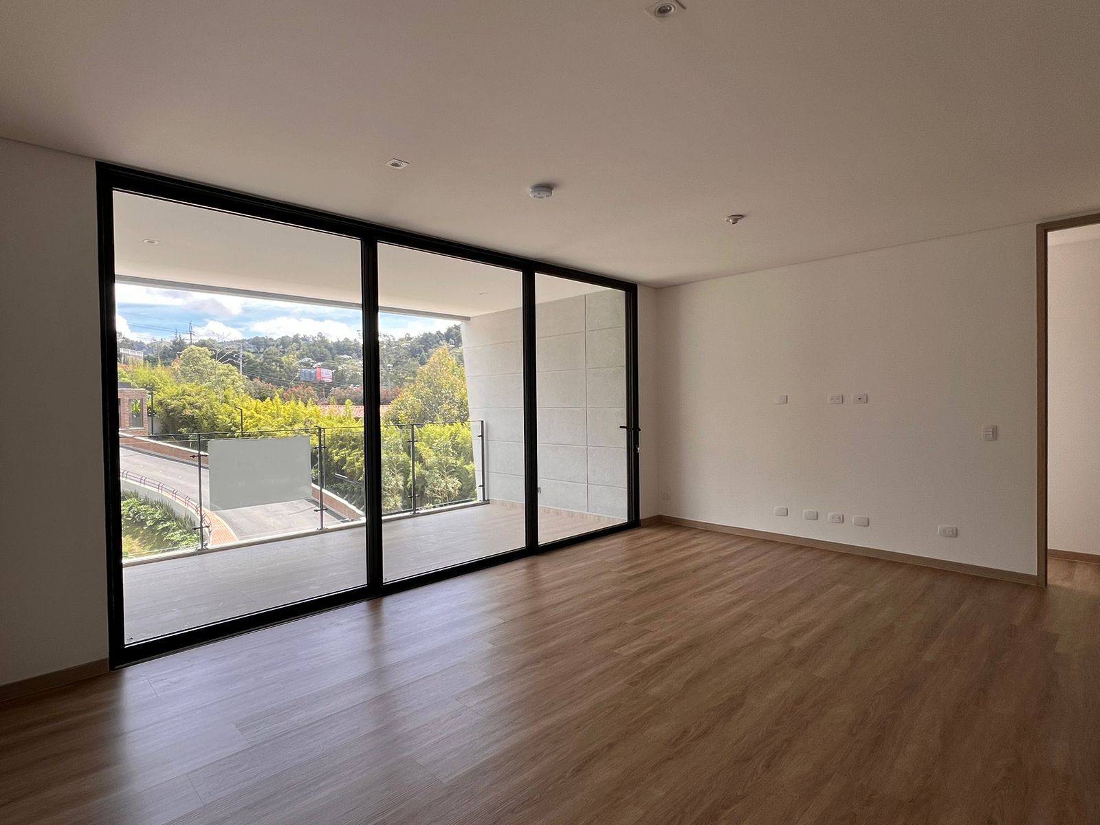Apartamento en arriendo Antioquia Rionegro Rionegro 100 m2 Habitaciones 2 Baños 4 Garajes 3 Precio $6200000