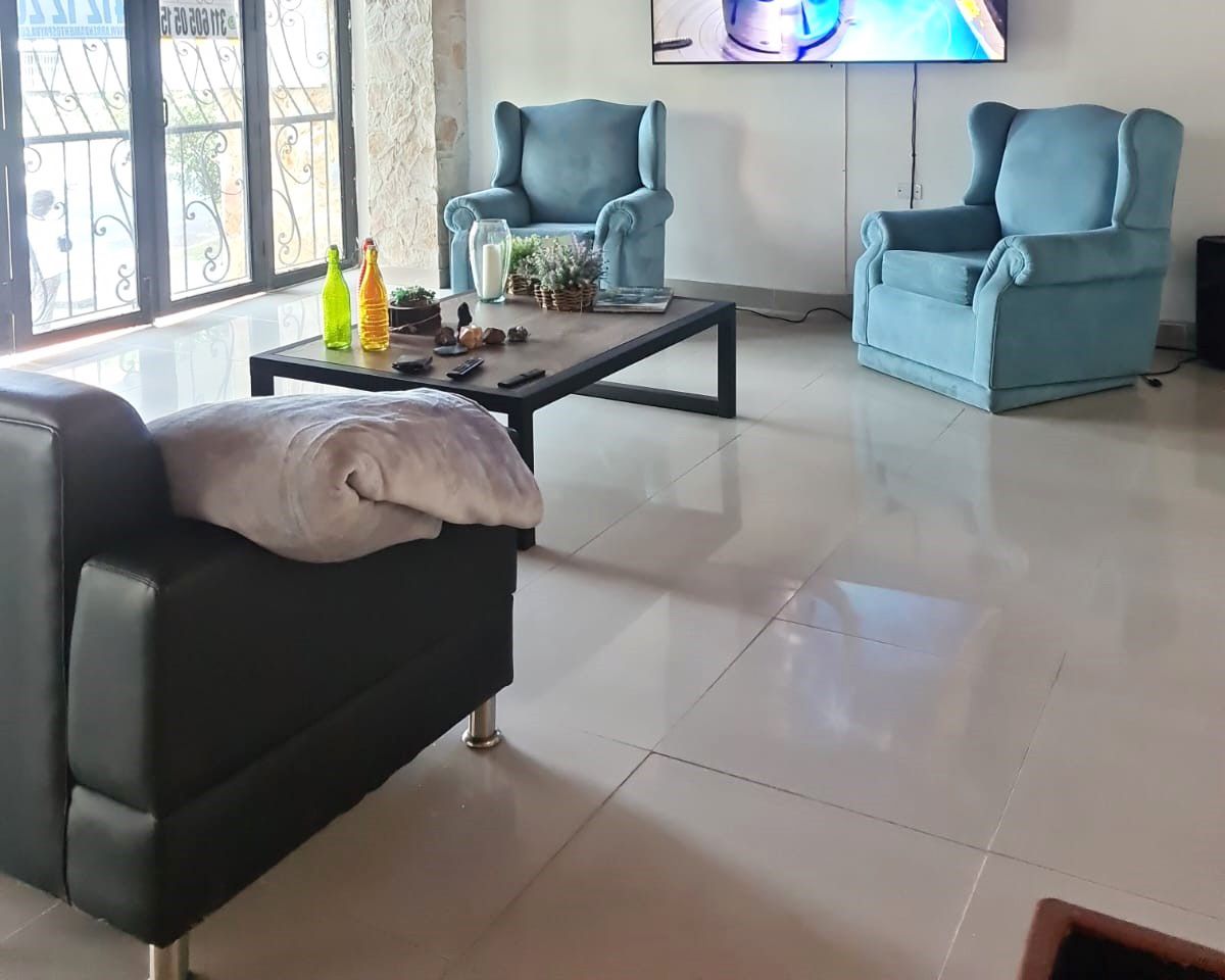 Oficina en arriendo Antioquia Medellín Las Acacias 370 m2 Habitaciones 0 Baños 4 Garajes 2 Precio $9000000